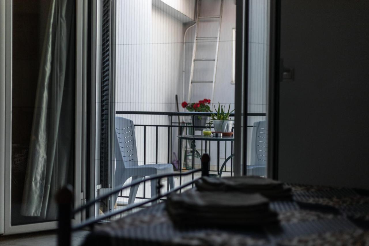 Central Cozy Apartment Sparta Exteriör bild